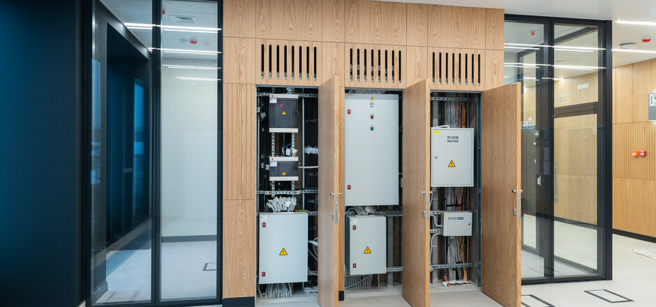 Nayada поставила встроенные шкафы в МГТУ им. Баумана